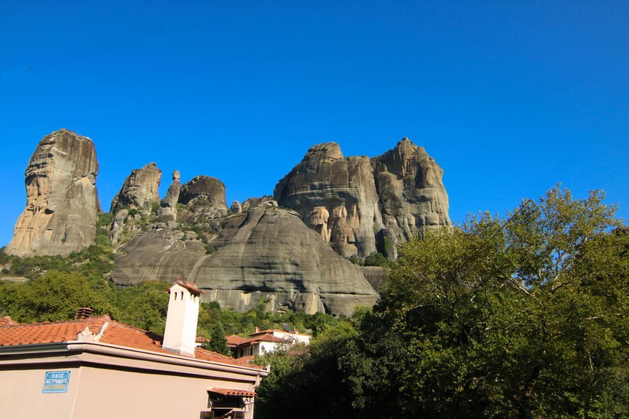 The House Under The Rocks Of Meteora 2 Daire Kalampáka Dış mekan fotoğraf