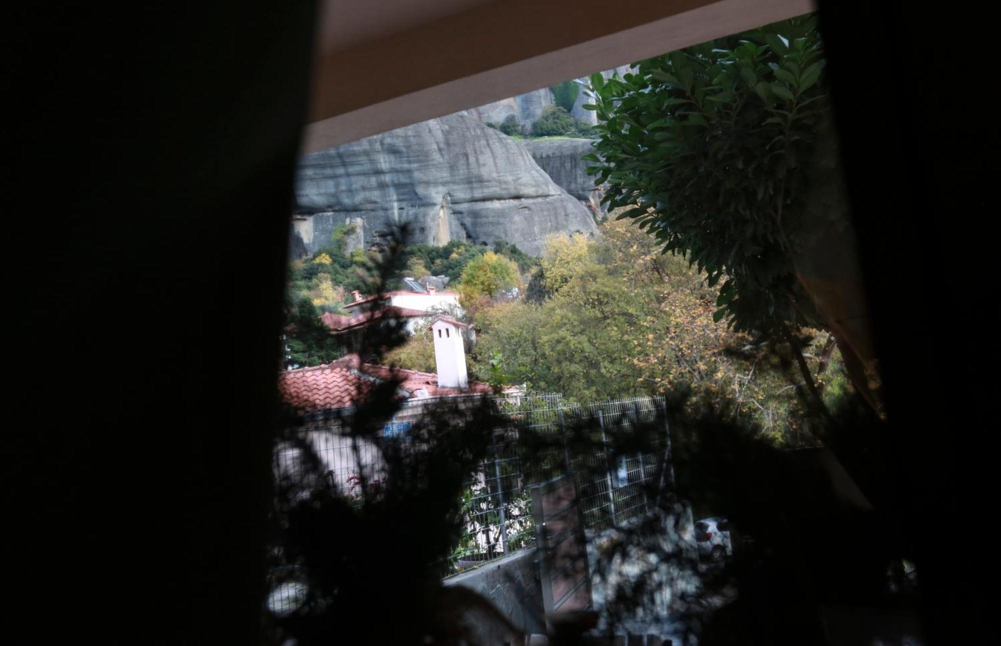 The House Under The Rocks Of Meteora 2 Daire Kalampáka Dış mekan fotoğraf
